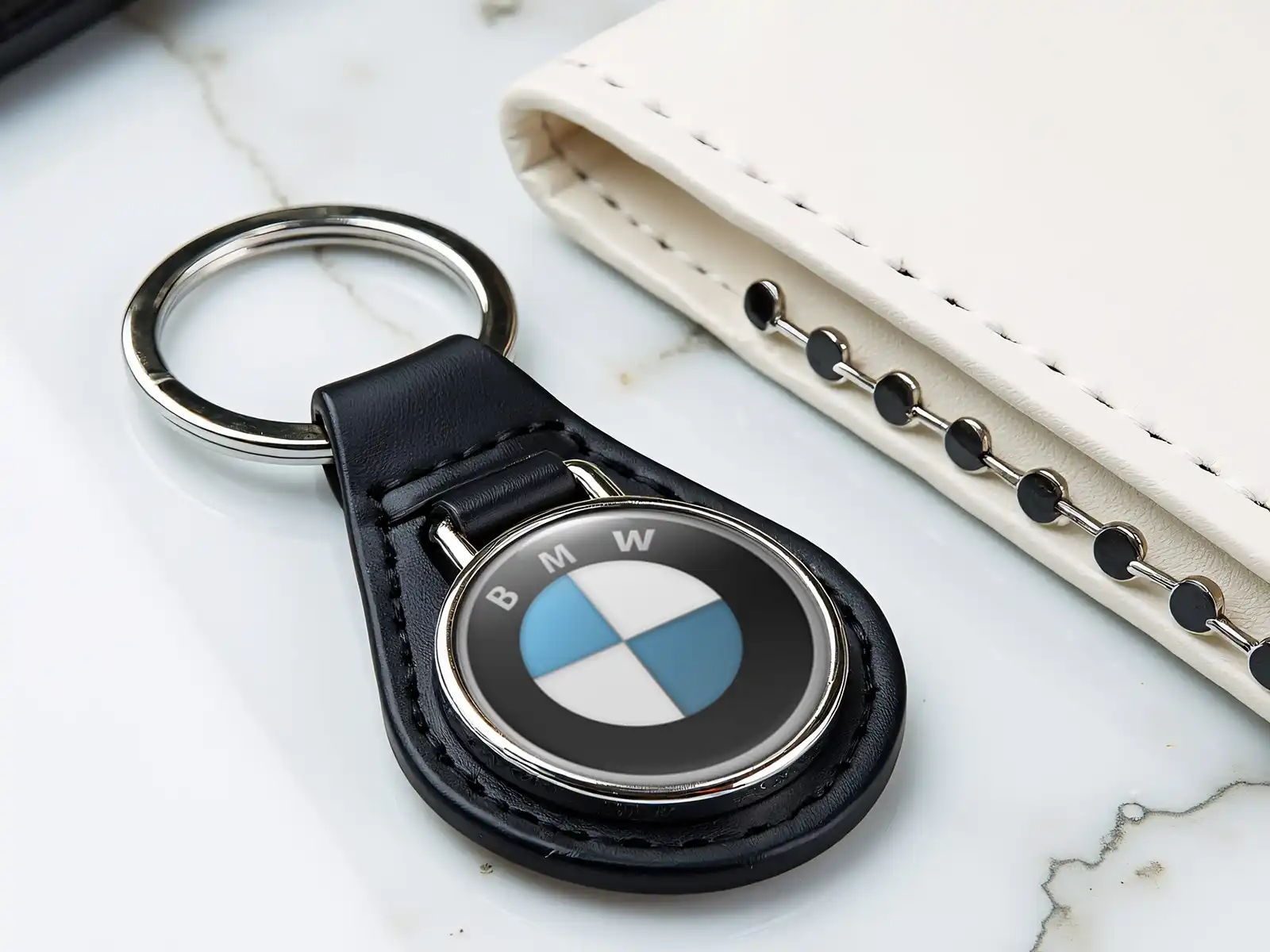 BMW Porte‑anneaux Cuir Perso Commande Cadeau